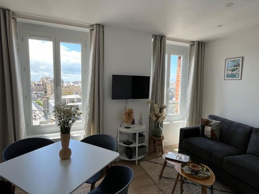 Le Bellevue Lägenhet Granville Exteriör bild
