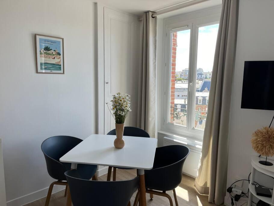 Le Bellevue Lägenhet Granville Exteriör bild